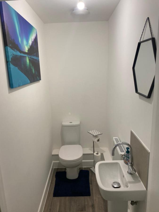 Very Large Double Room With Corner Sofa, Sky Tv, Netflix Etc, Fridge And Microwave Newhaven Buitenkant foto